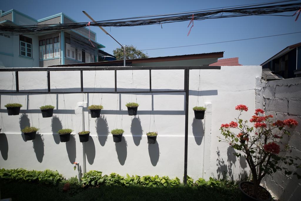 We Chiang Mai Guesthouse 2 Exterior photo