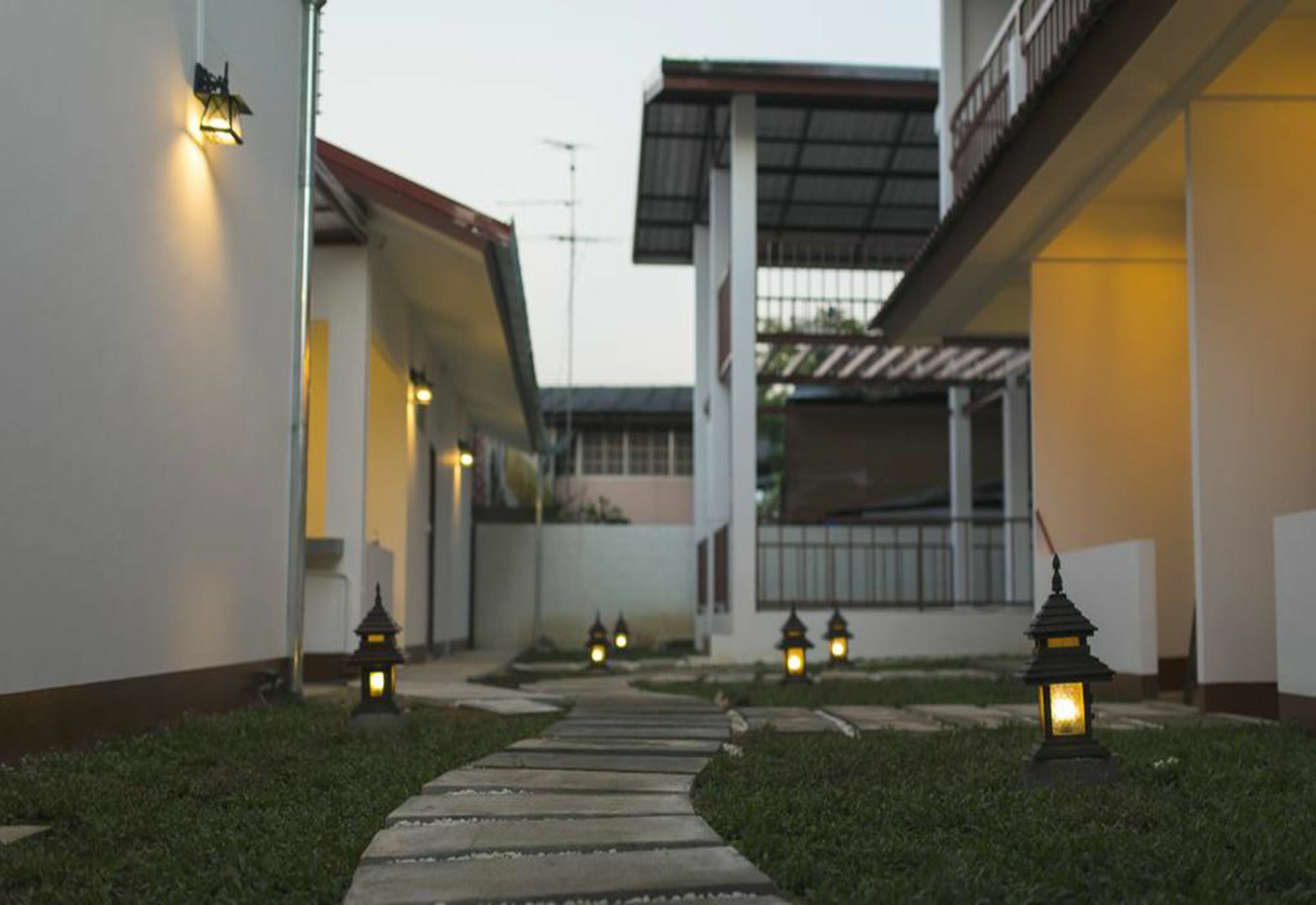 We Chiang Mai Guesthouse 2 Exterior photo